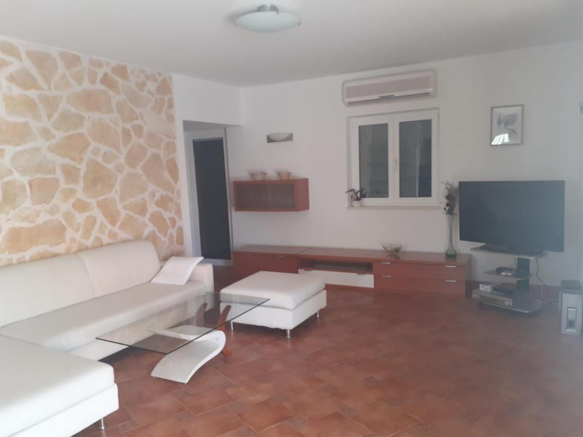 Apartments Ilicic Supetar Εξωτερικό φωτογραφία