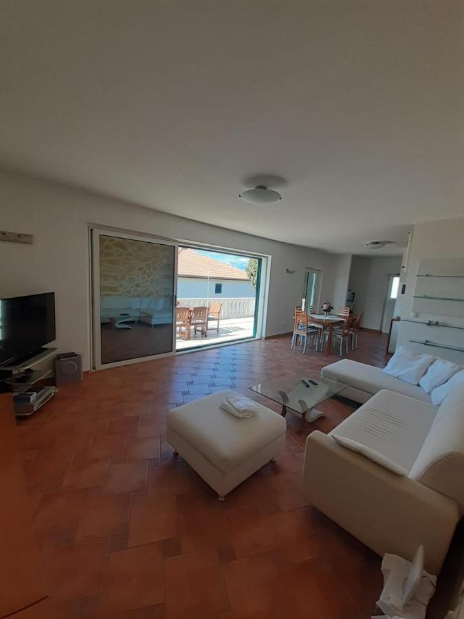 Apartments Ilicic Supetar Εξωτερικό φωτογραφία