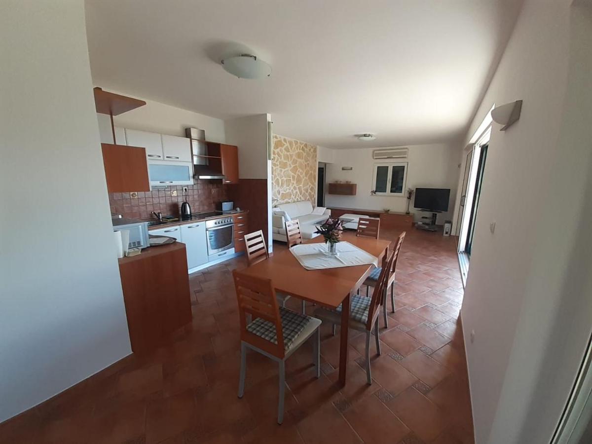 Apartments Ilicic Supetar Εξωτερικό φωτογραφία