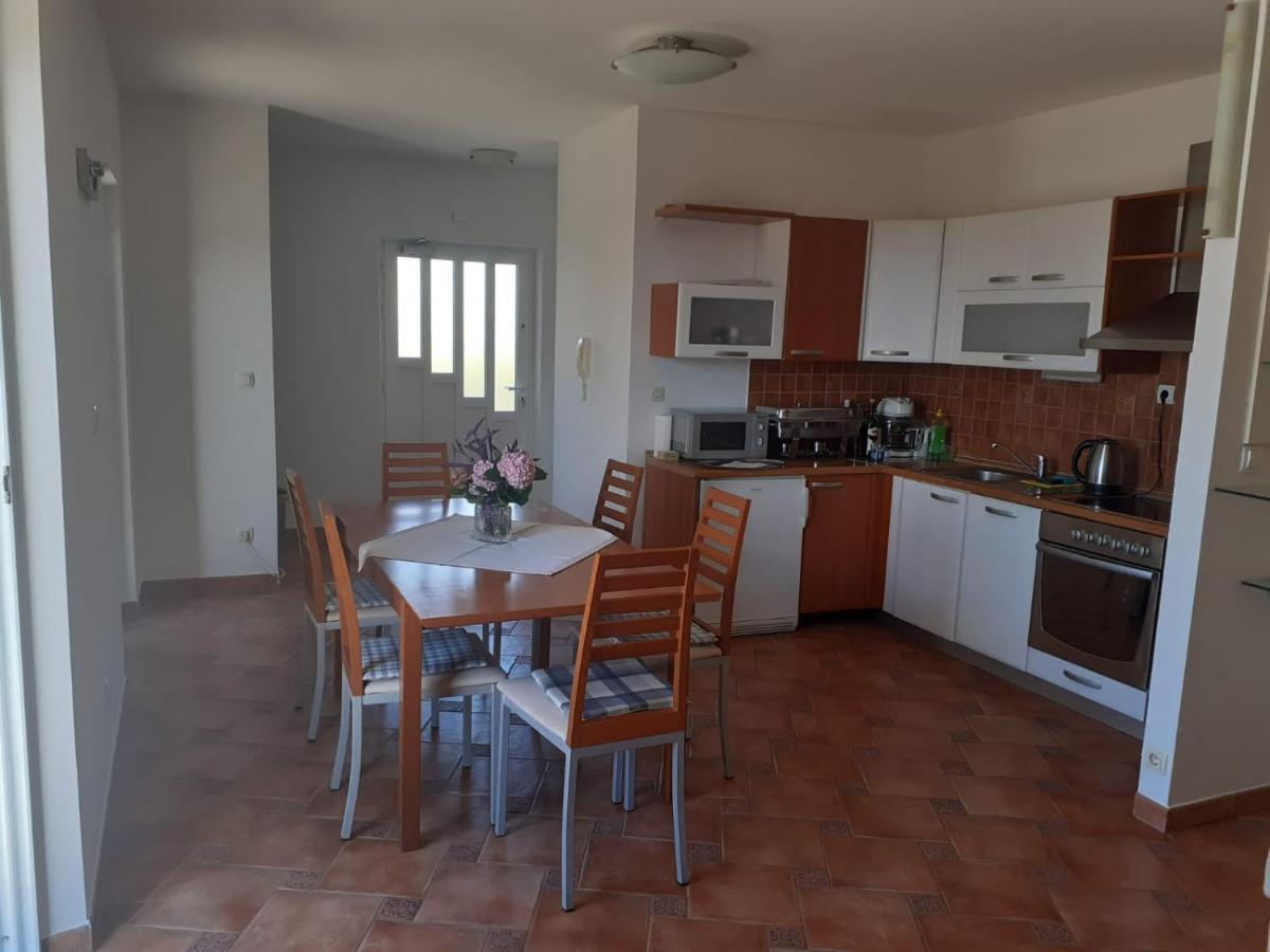 Apartments Ilicic Supetar Εξωτερικό φωτογραφία