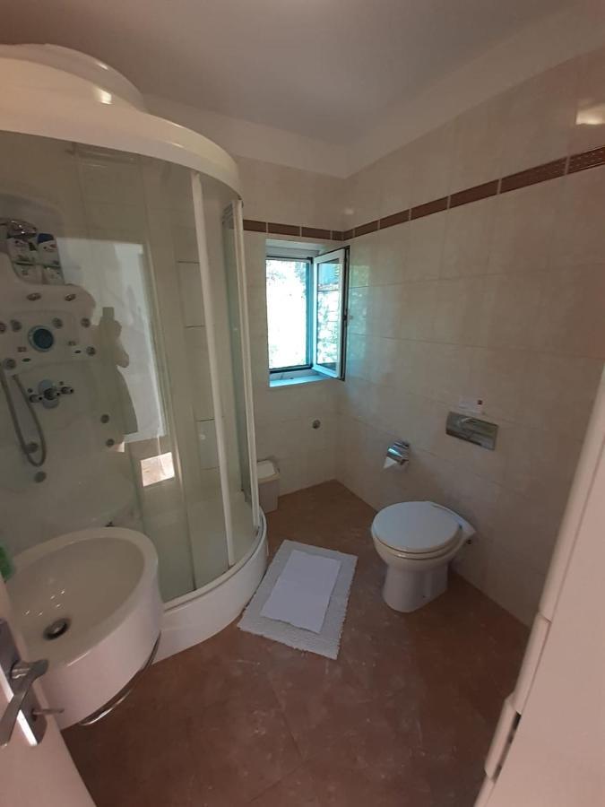Apartments Ilicic Supetar Εξωτερικό φωτογραφία