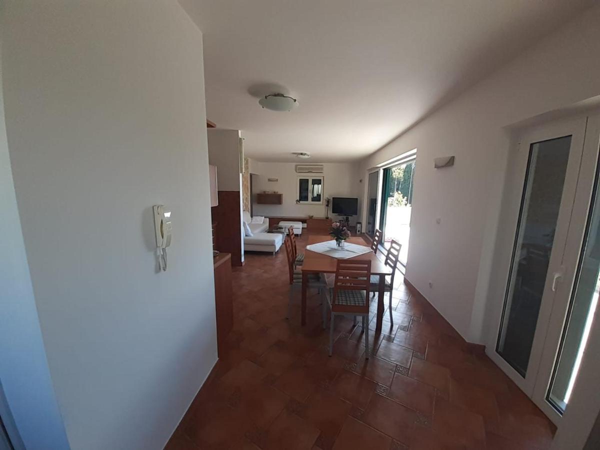 Apartments Ilicic Supetar Εξωτερικό φωτογραφία