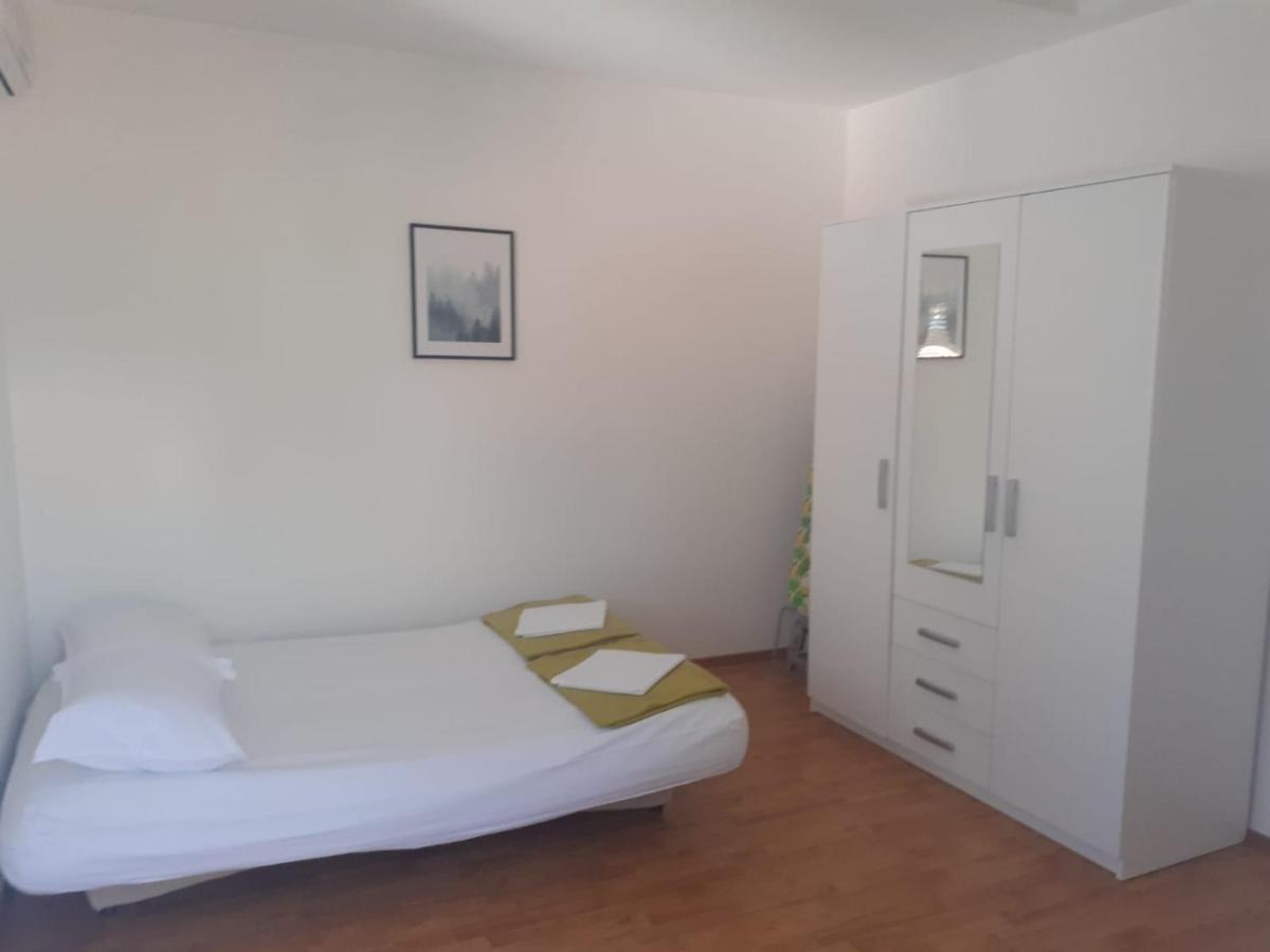 Apartments Ilicic Supetar Εξωτερικό φωτογραφία