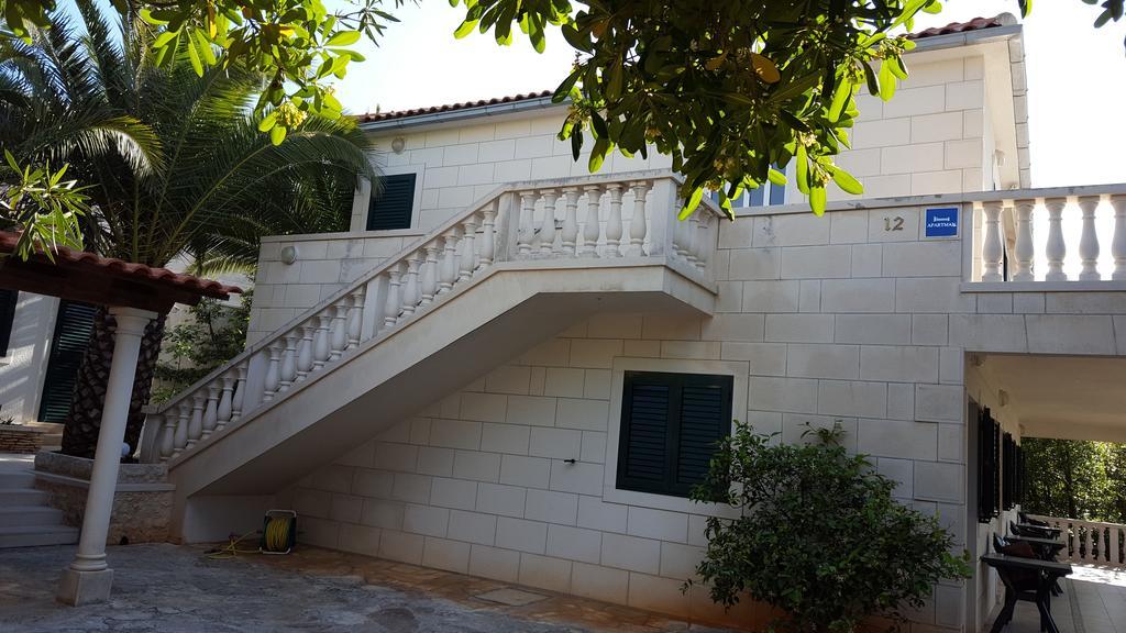 Apartments Ilicic Supetar Εξωτερικό φωτογραφία
