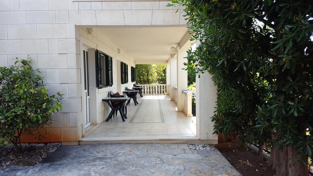 Apartments Ilicic Supetar Εξωτερικό φωτογραφία