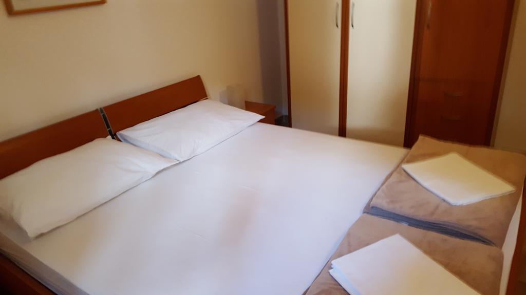 Apartments Ilicic Supetar Εξωτερικό φωτογραφία