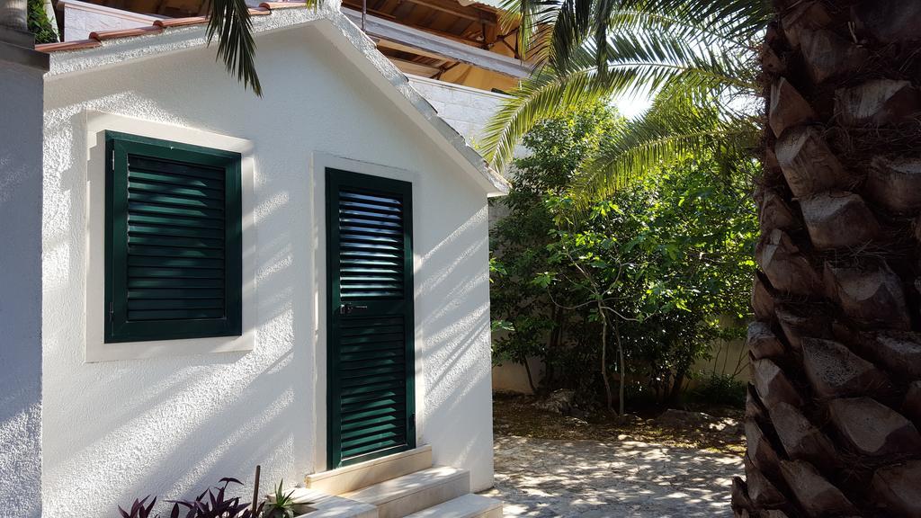 Apartments Ilicic Supetar Εξωτερικό φωτογραφία